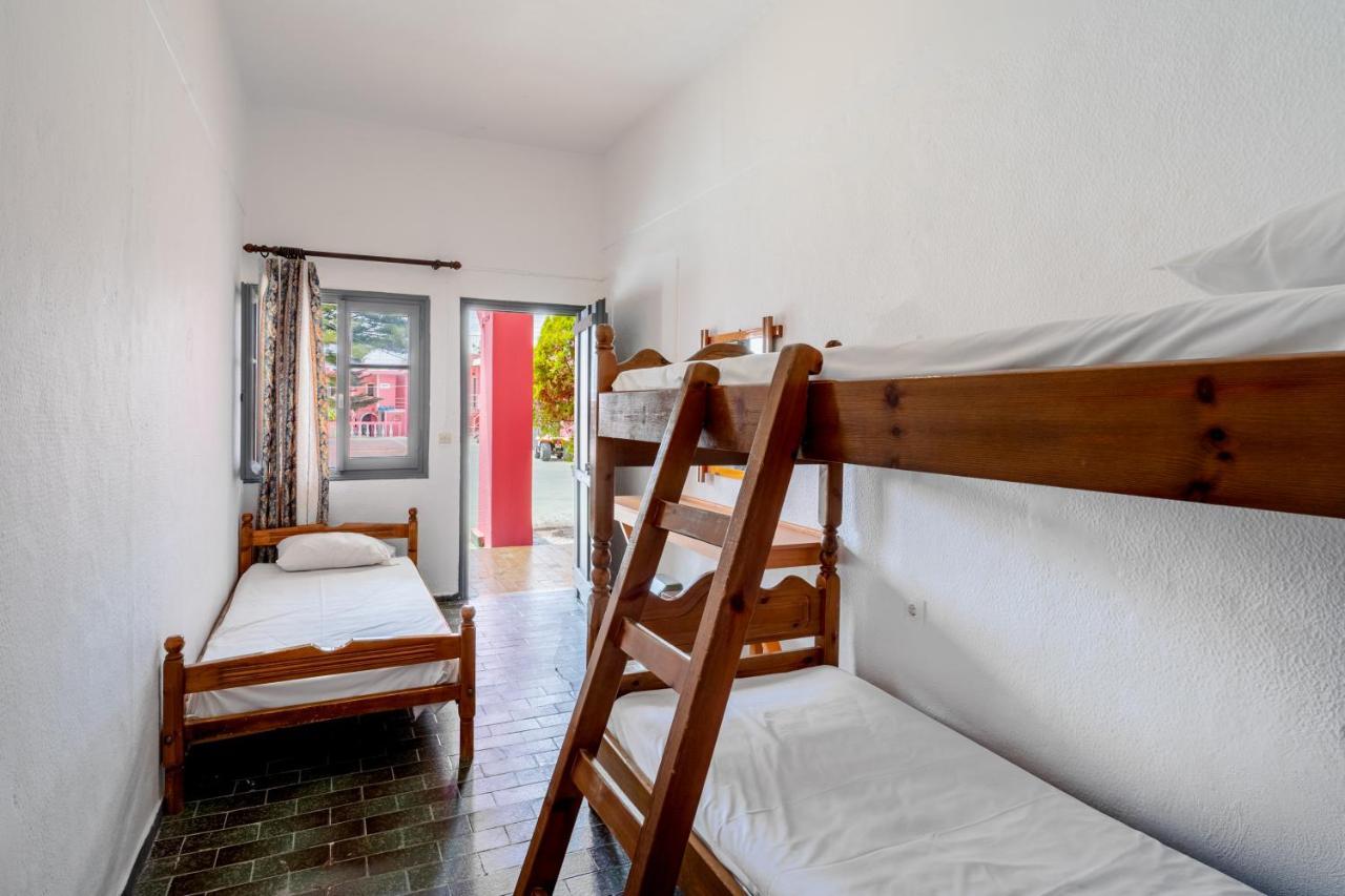 The Pink Palace Hostel Agios Gordios  Room photo
