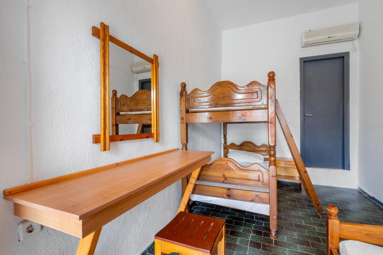 The Pink Palace Hostel Agios Gordios  Room photo