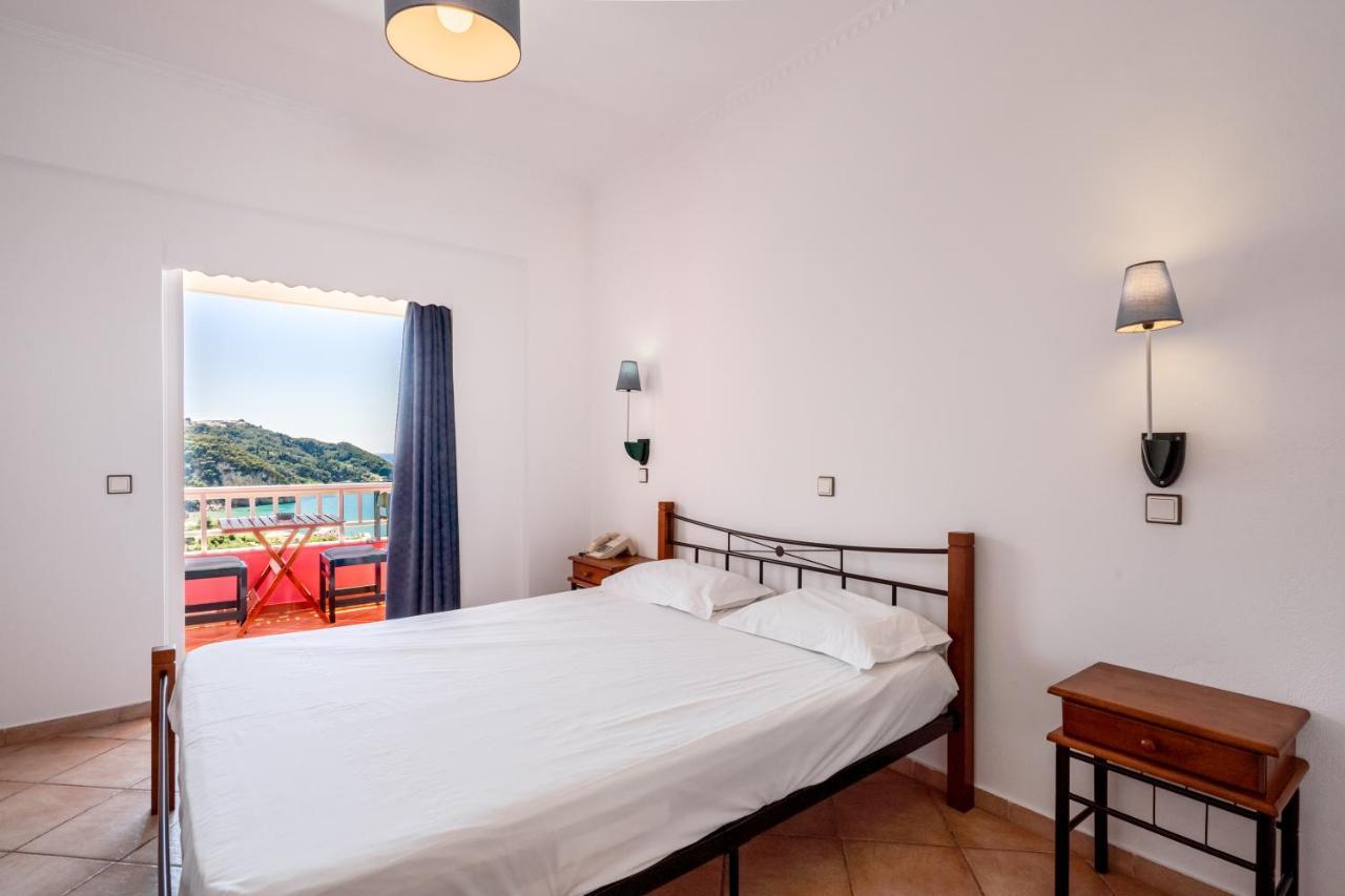 The Pink Palace Hostel Agios Gordios  Room photo