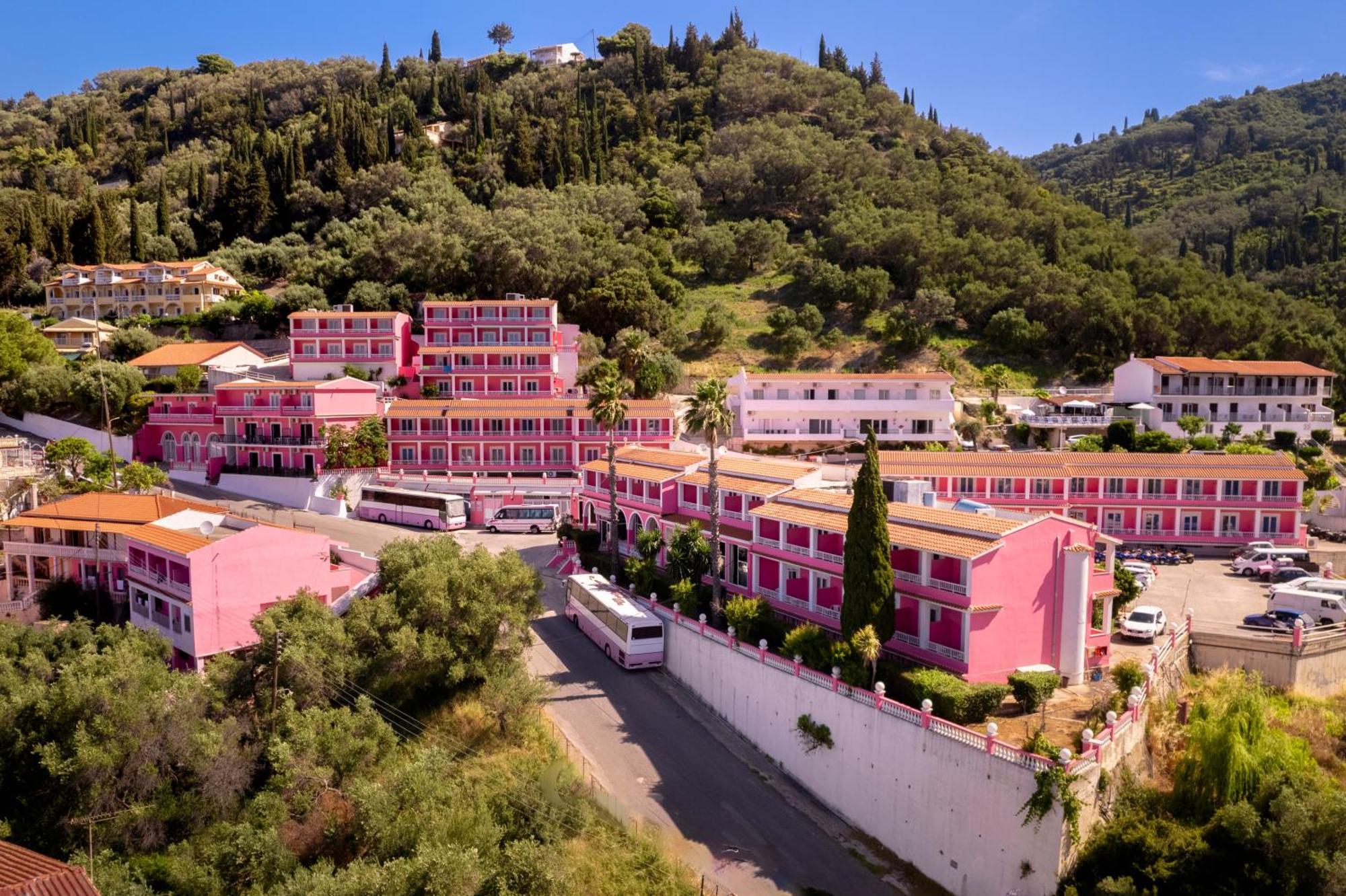 The Pink Palace Hostel Agios Gordios  Exterior photo