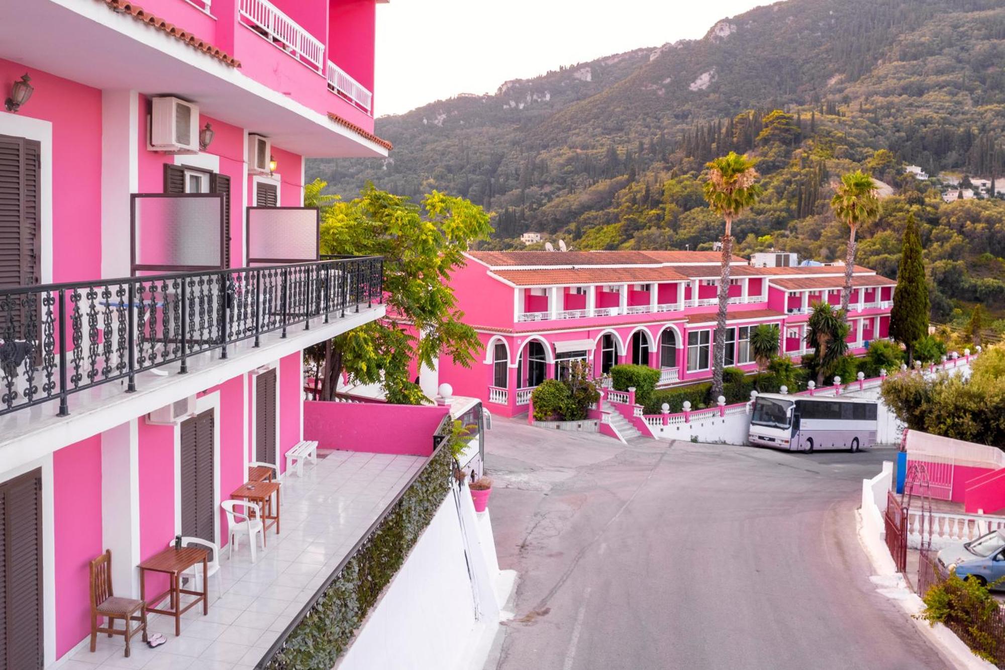 The Pink Palace Hostel Agios Gordios  Exterior photo